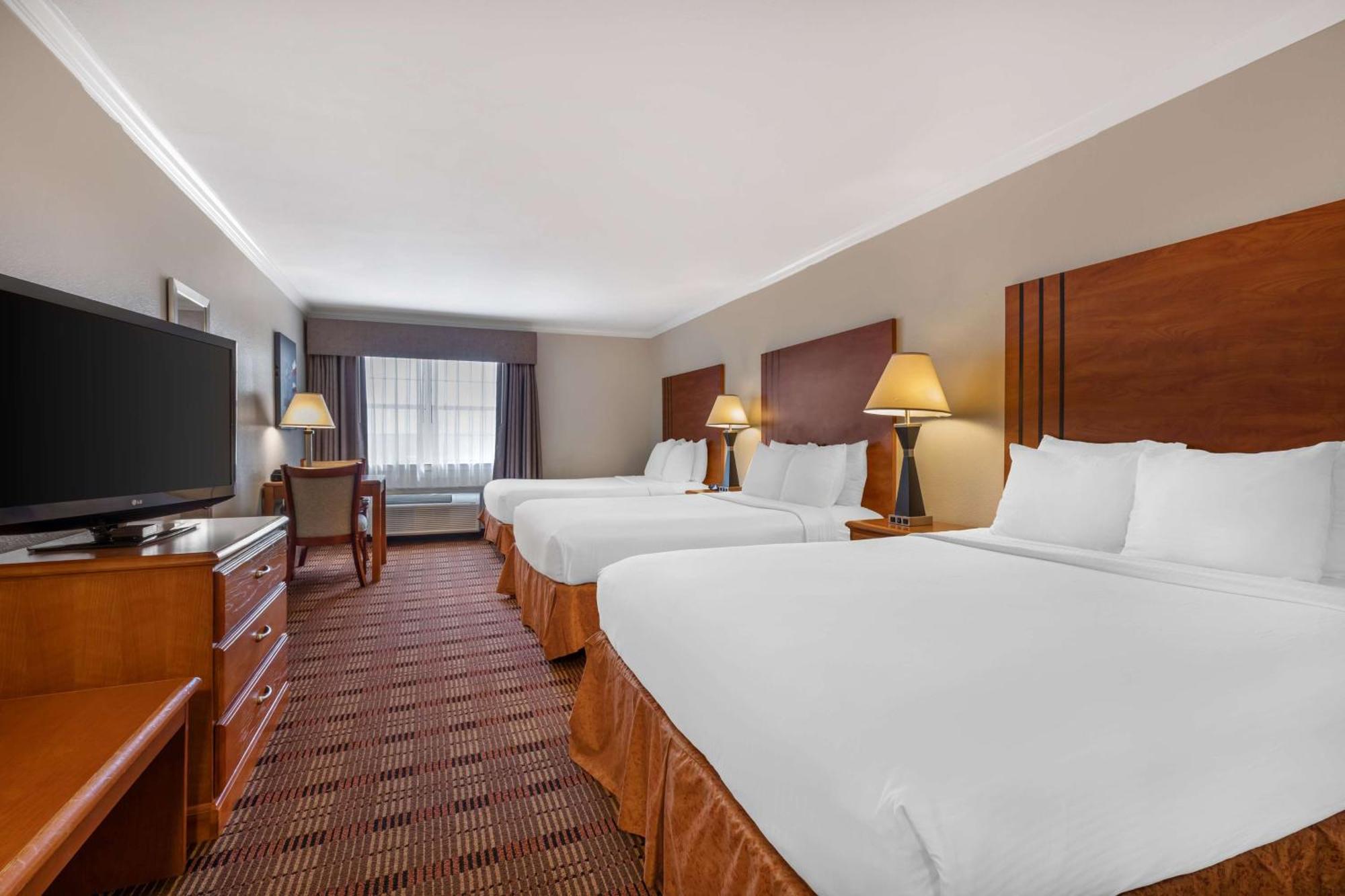 Best Western Club House Inn & Suites Mineral Wells Esterno foto