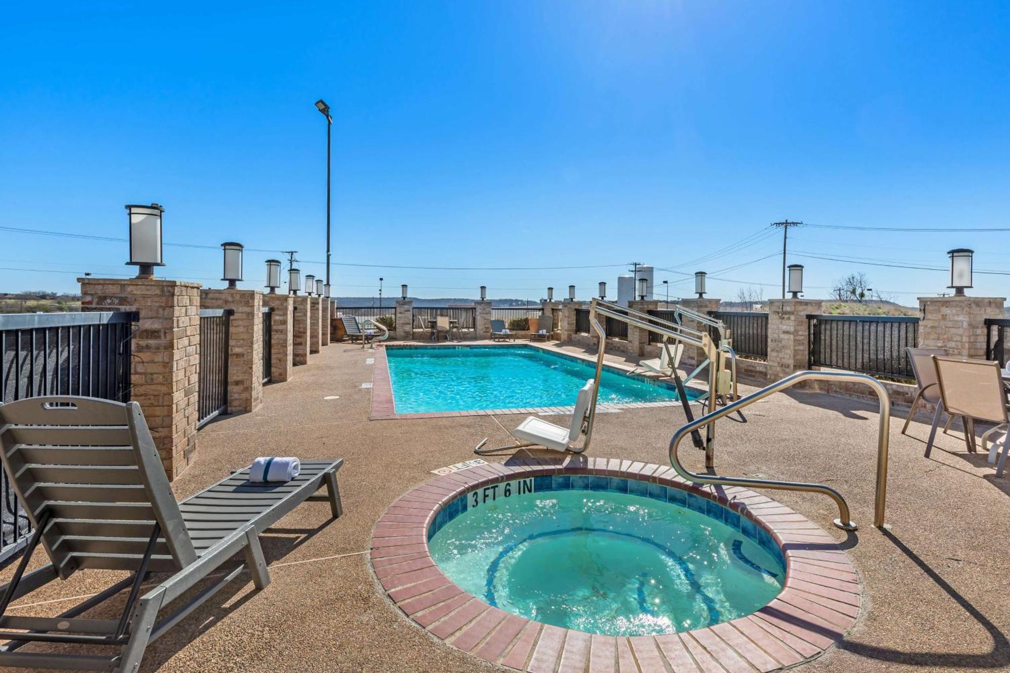 Best Western Club House Inn & Suites Mineral Wells Esterno foto
